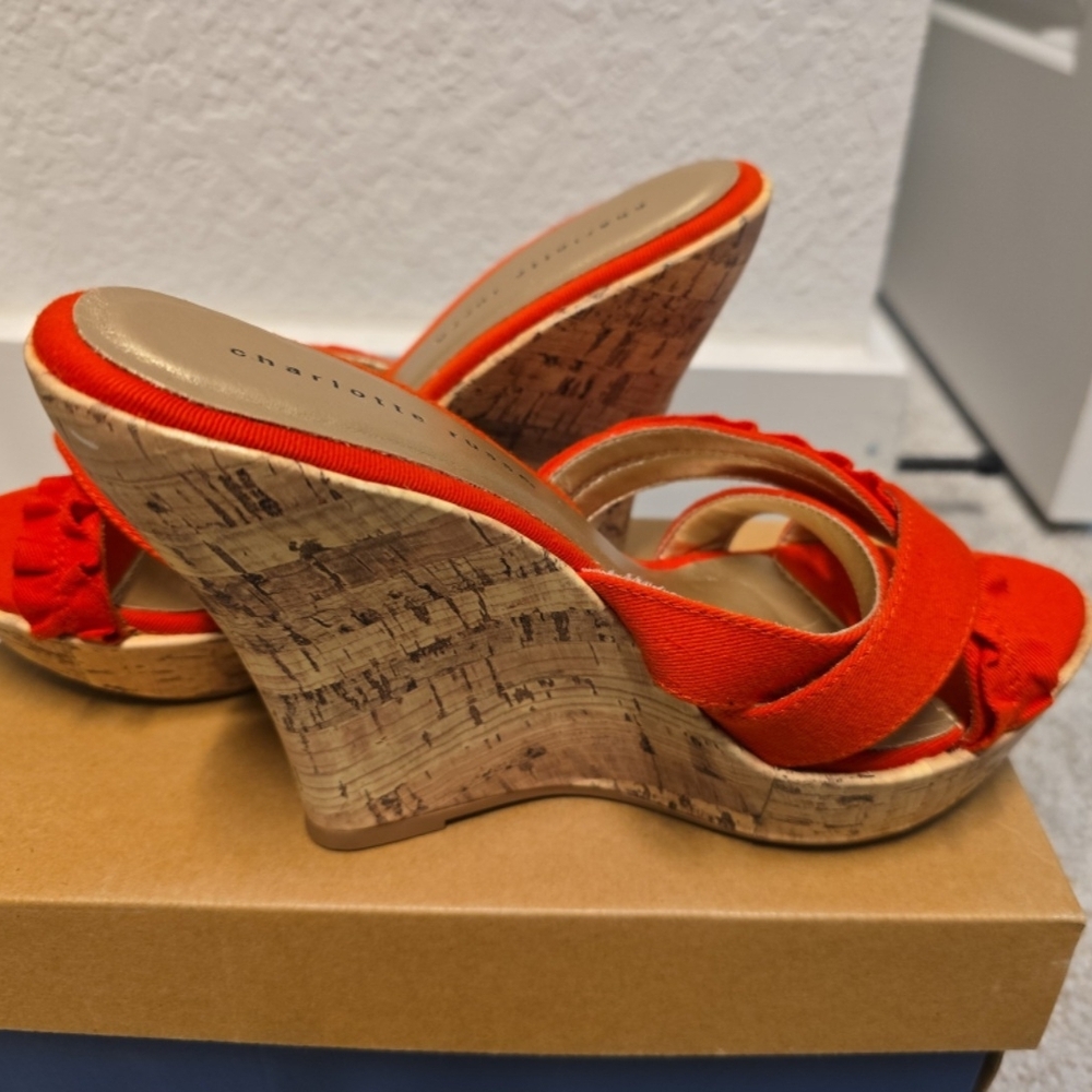 NWT, Size 7, Orange Wedges